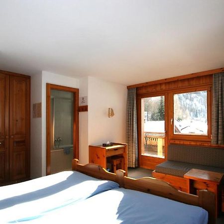 Hotel Garni Les Bouquetins 지날 외부 사진