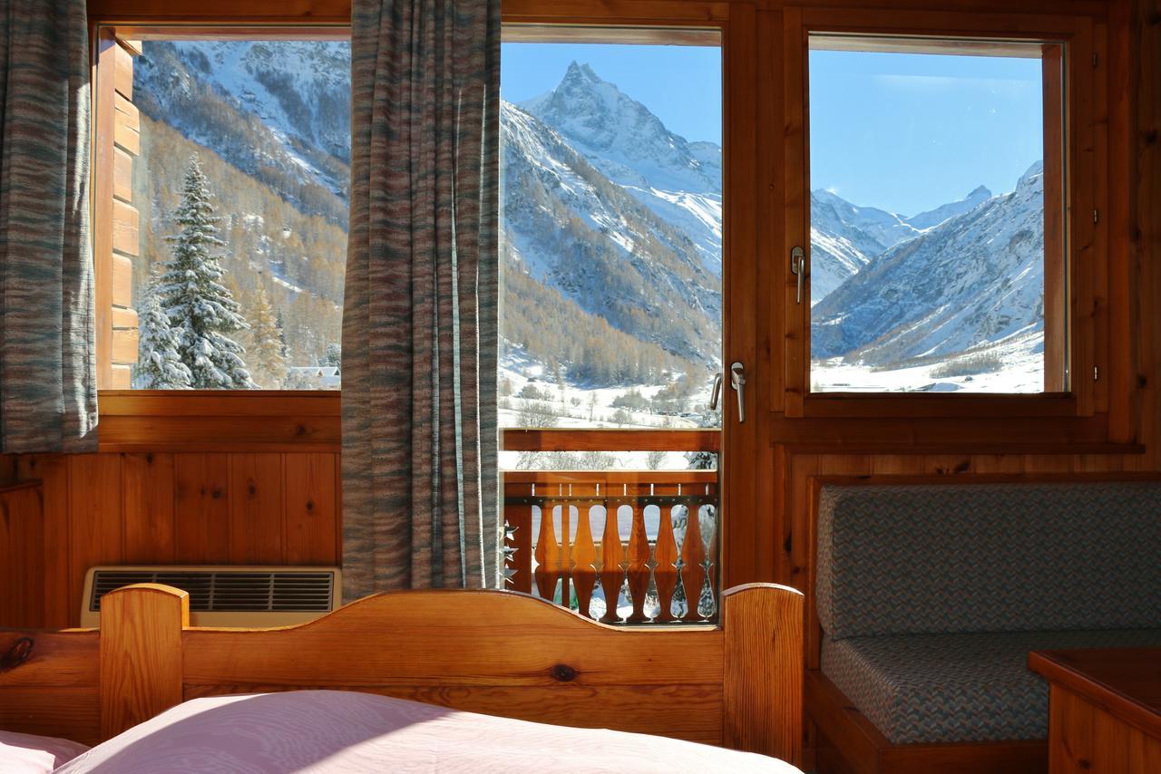 Hotel Garni Les Bouquetins 지날 외부 사진